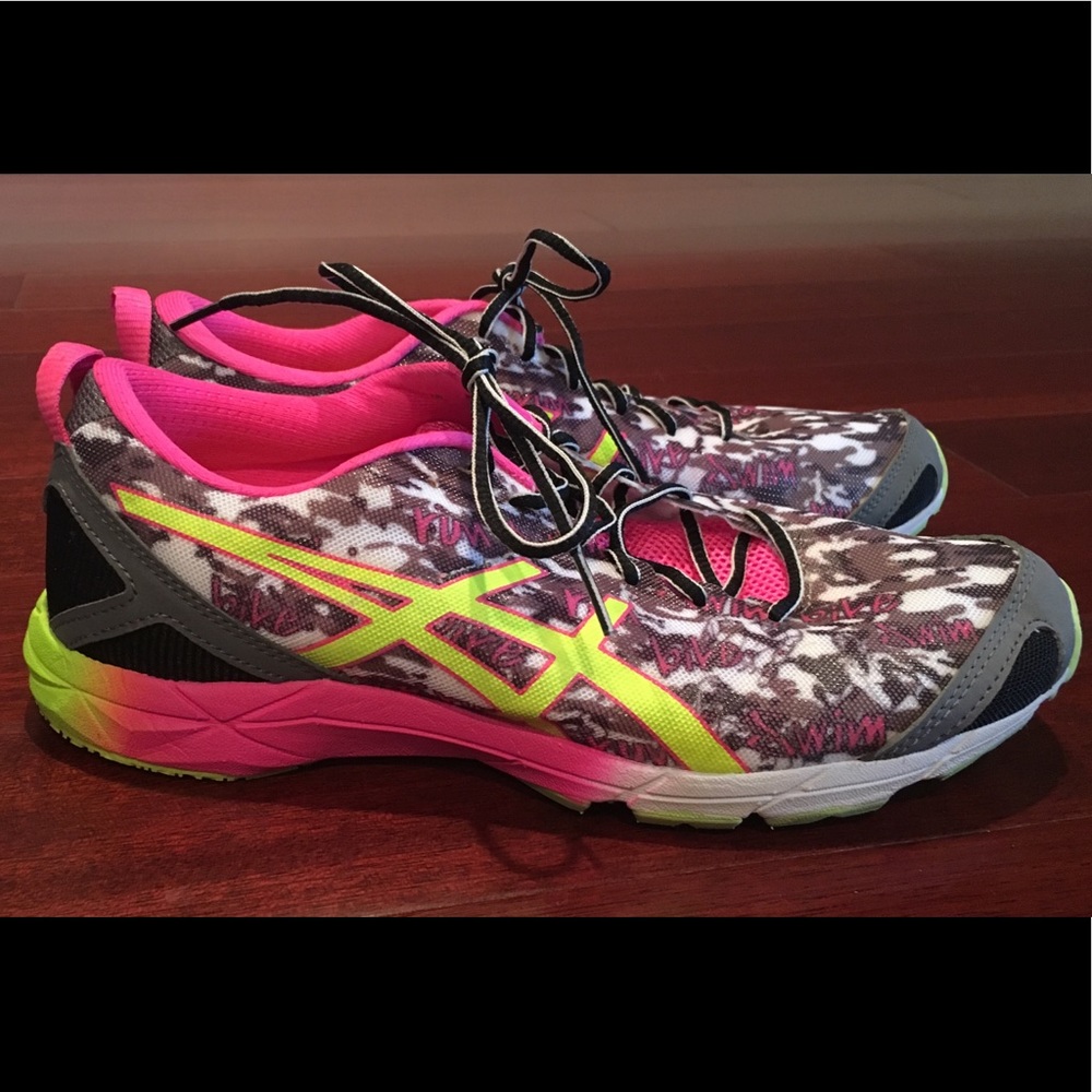ASICS gel-hyper tri.  New size 9